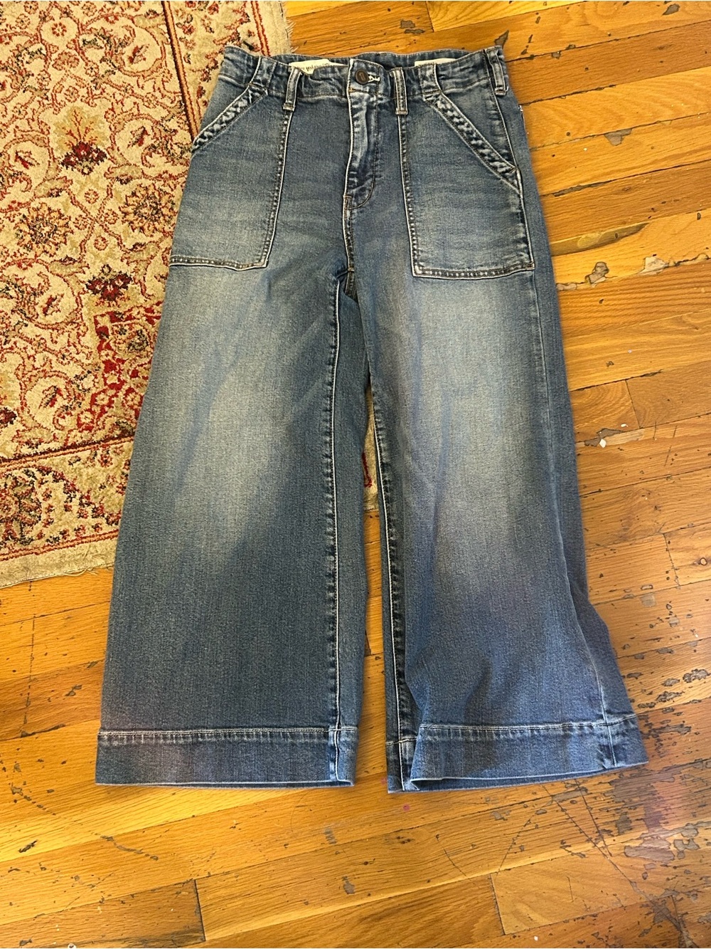 Pilcro Wide-Leg Cropped Jeans in Faded Blue